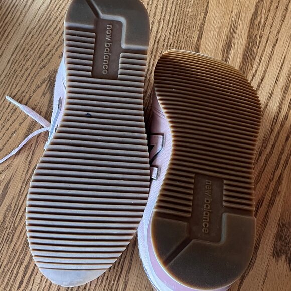 New Balance Lifestyle Shoe - Picture 2 of 3